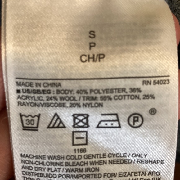 Banana Republic | Wool blend Sweater | S - Picture 6 of 9